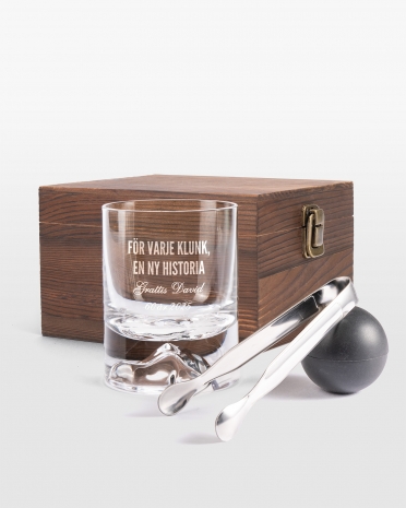 whiskeyset med graverat whiskeyglas med namn och budskap